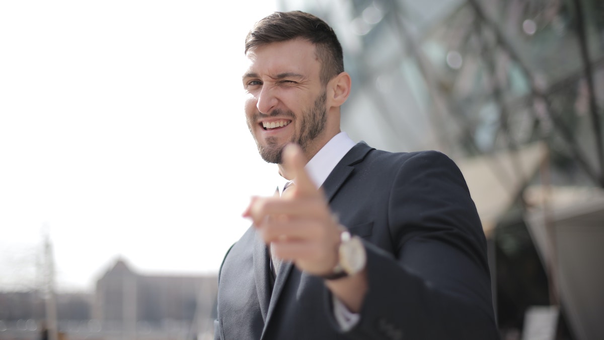 4 Signs of Dysfunctional Narcissism, According To Dr. Michael Stokes